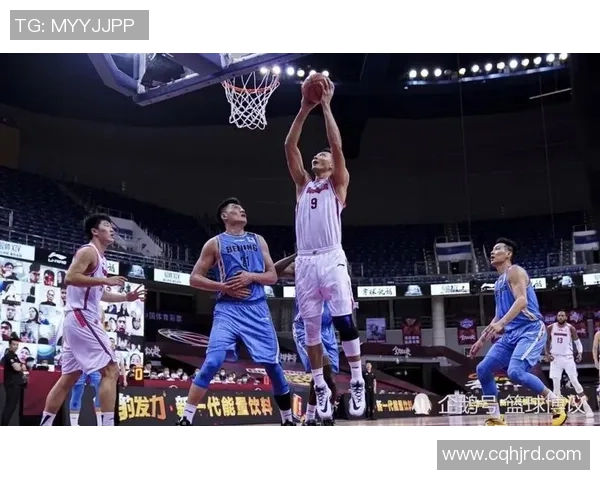 杭州篮球队与武汉篮球队赛后复盘分析双方状态及表现对比